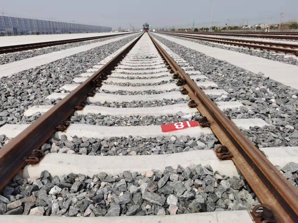 安徽颍东经济开发区煤基新材料产业园铁路专用线顺利通车