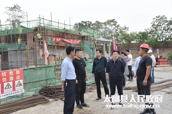 太和县委书记杨波督导乡镇驻地污水处理厂建设情况